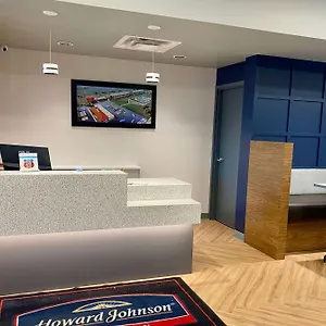 Howard Johnson By Wyndham West Hotel
